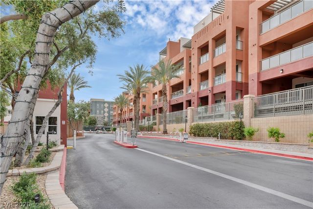 15 East Agate Avenue 202, Las Vegas, NV 89123