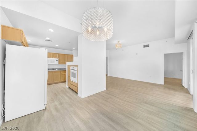 15 East Agate Avenue 202, Las Vegas, NV 89123