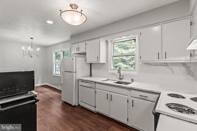 3511 VILLAGE RD, Dover, PA 17315