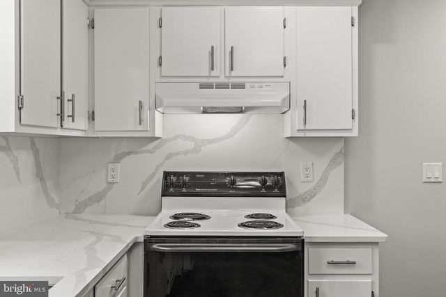 3511 VILLAGE RD, Dover, PA 17315