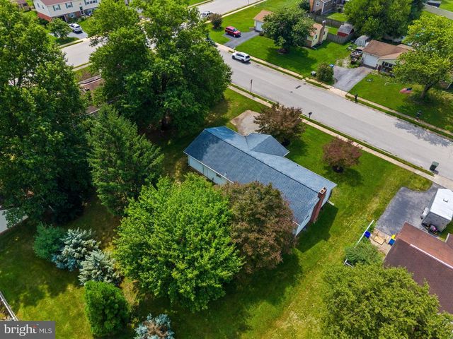 3511 VILLAGE RD, Dover, PA 17315