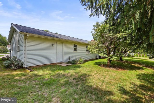 3511 VILLAGE RD, Dover, PA 17315