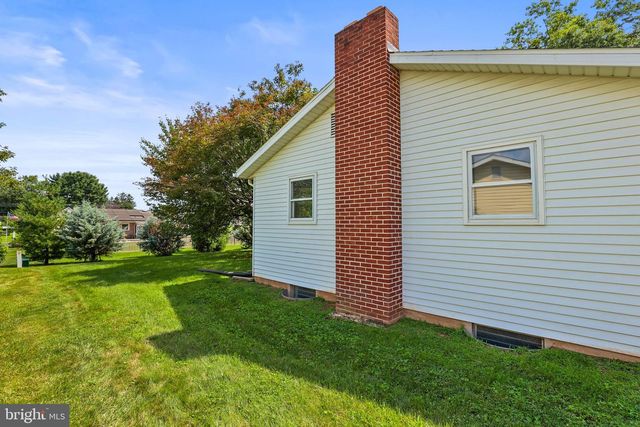 3511 VILLAGE RD, Dover, PA 17315