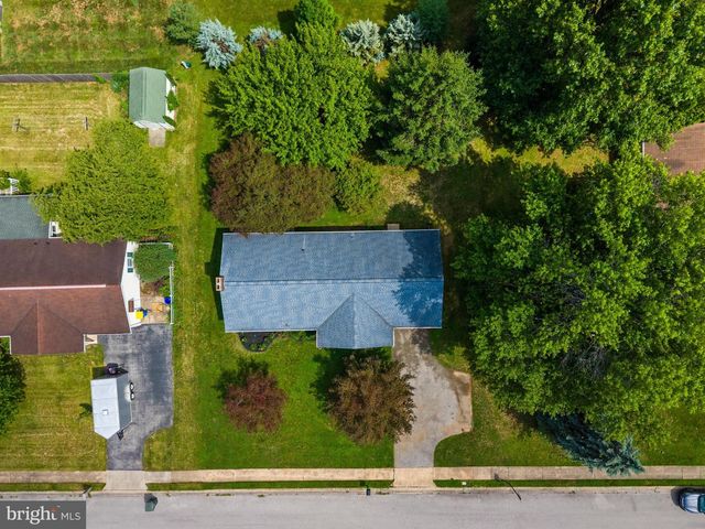 3511 VILLAGE RD, Dover, PA 17315