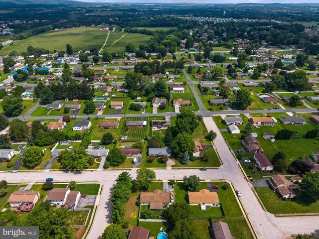 3511 VILLAGE RD, Dover, PA 17315