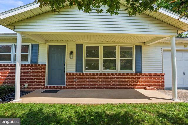 3511 VILLAGE RD, Dover, PA 17315