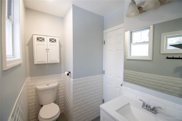 25 Hillside Avenue 1, Rockville Centre, NY 11570