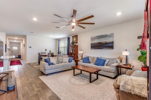 822 Pease River WAY, Hutto, TX 78634