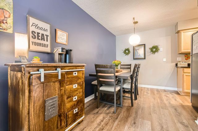 2727 W 43rd Street 102, Minneapolis, MN 55410