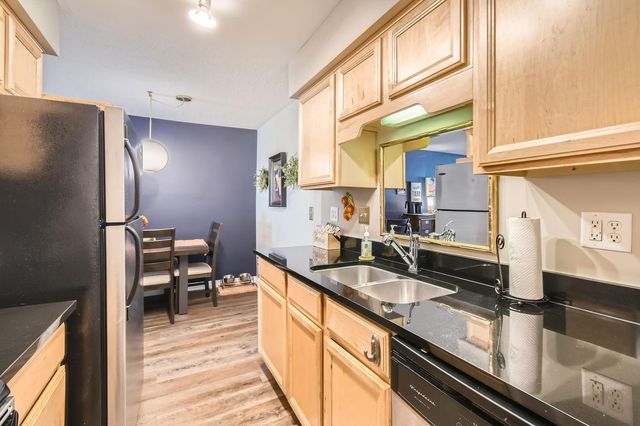 2727 W 43rd Street 102, Minneapolis, MN 55410