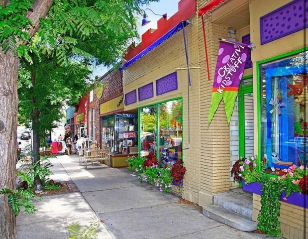 2727 W 43rd Street 102, Minneapolis, MN 55410