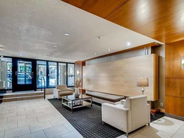 2727 W 43rd Street 102, Minneapolis, MN 55410