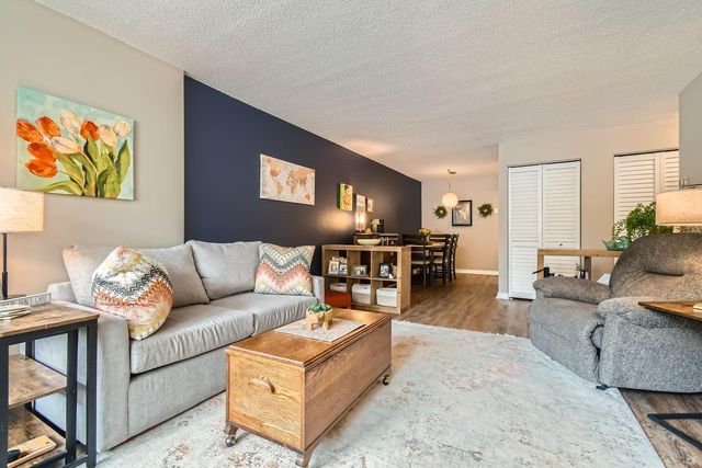 2727 W 43rd Street 102, Minneapolis, MN 55410