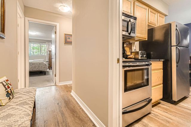 2727 W 43rd Street 102, Minneapolis, MN 55410