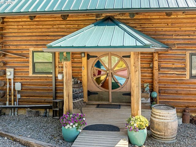 38342 S SAWTELL Rd, Molalla, OR 97038