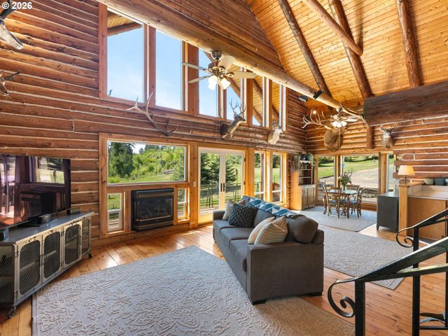 38342 S SAWTELL Rd, Molalla, OR 97038