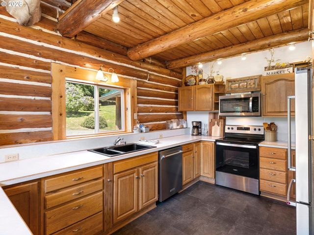 38342 S SAWTELL Rd, Molalla, OR 97038
