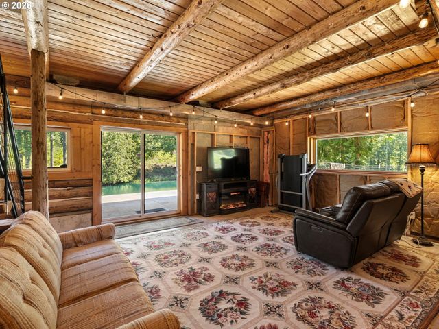 38342 S SAWTELL Rd, Molalla, OR 97038