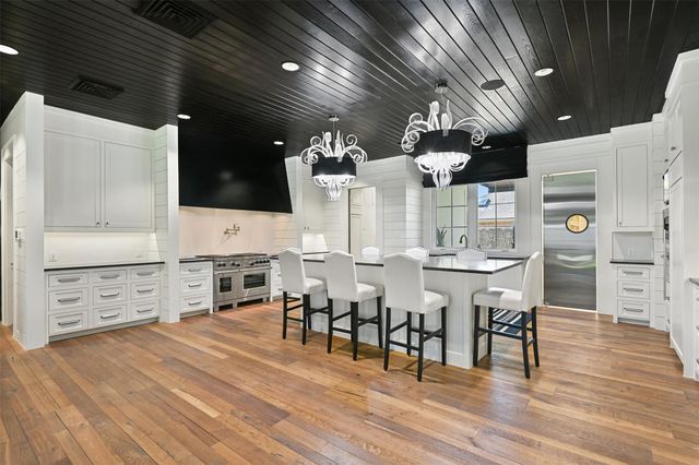 2208 Butler Drive, Friendswood, TX 77546