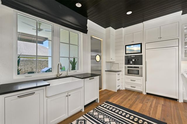 2208 Butler Drive, Friendswood, TX 77546