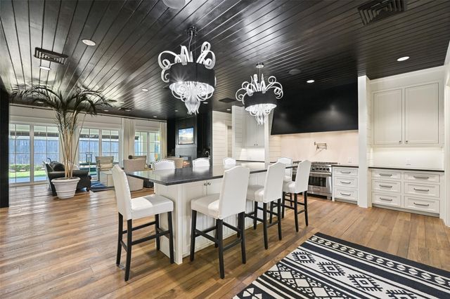 2208 Butler Drive, Friendswood, TX 77546