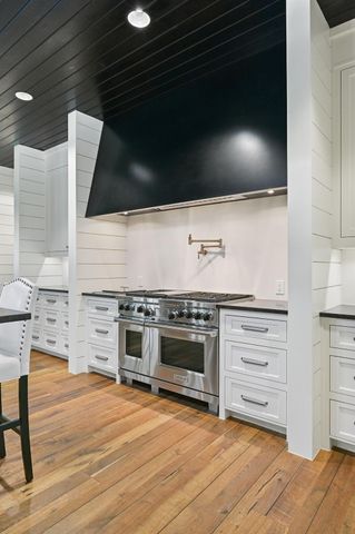 2208 Butler Drive, Friendswood, TX 77546