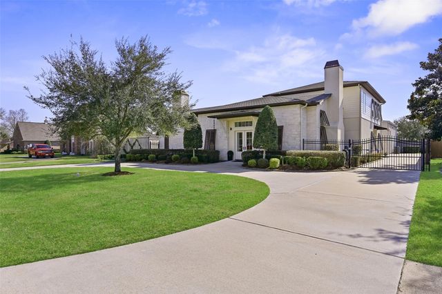 2208 Butler Drive, Friendswood, TX 77546