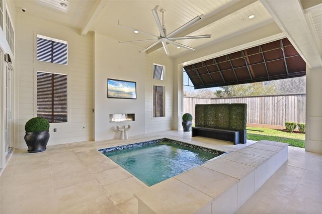 2208 Butler Drive, Friendswood, TX 77546