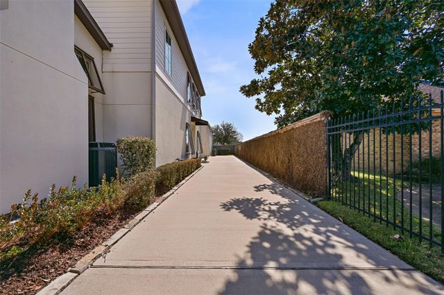 2208 Butler Drive, Friendswood, TX 77546