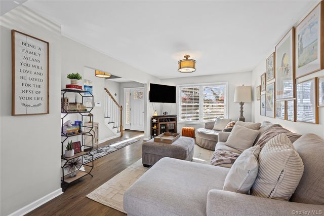 19 Raymond Avenue, Middle Island, NY 11953