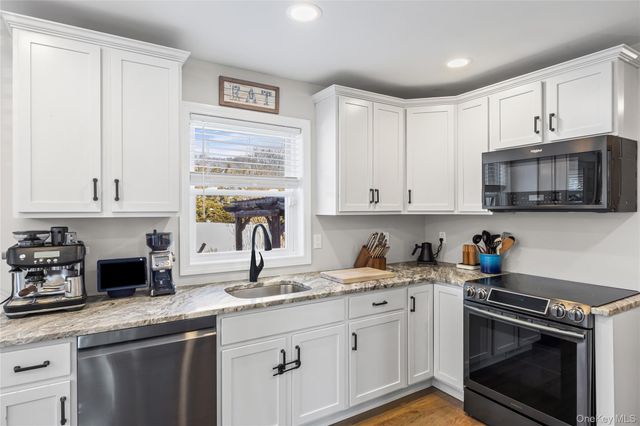 19 Raymond Avenue, Middle Island, NY 11953