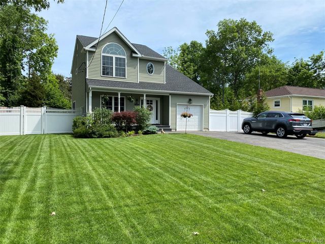 19 Raymond Avenue, Middle Island, NY 11953