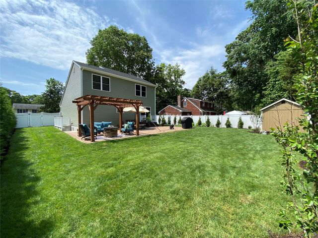 19 Raymond Avenue, Middle Island, NY 11953