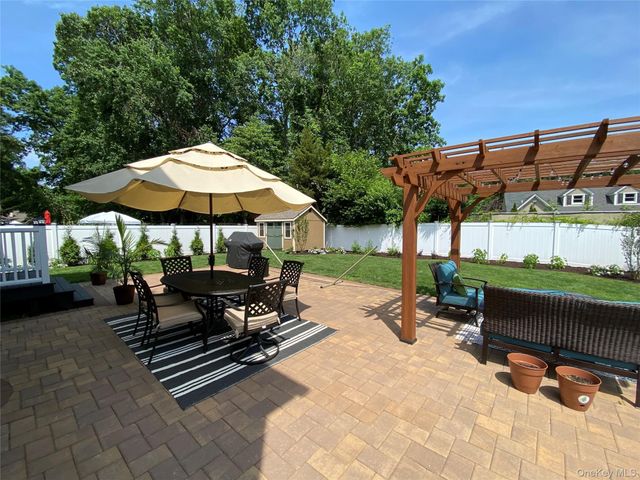 19 Raymond Avenue, Middle Island, NY 11953