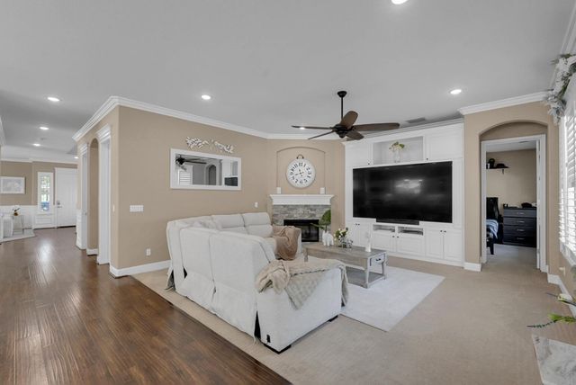 677 Stetson Dr, Oakdale, CA 95361