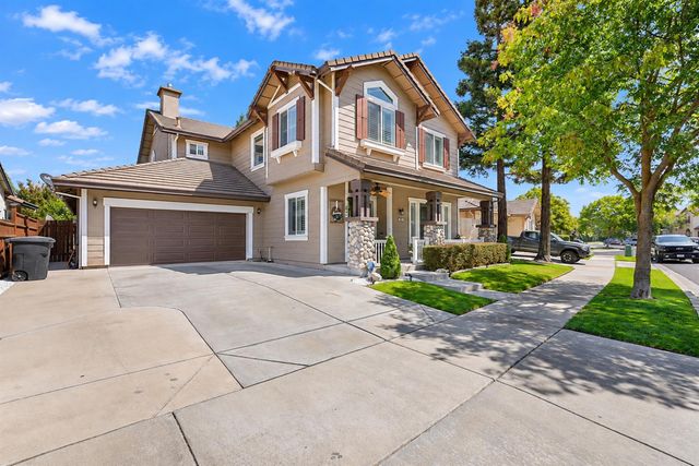 677 Stetson Dr, Oakdale, CA 95361