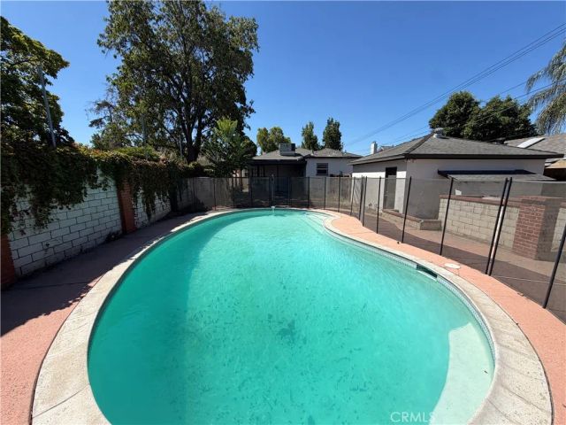 917 Campus Avenue, Redlands, CA 92374