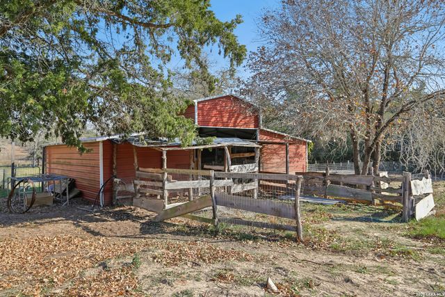 6975 Silvermine Rd, Harwood, TX 78632