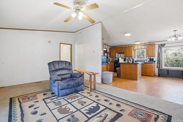 6975 Silvermine Rd, Harwood, TX 78632