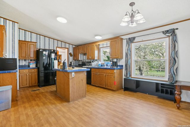 6975 Silvermine Rd, Harwood, TX 78632