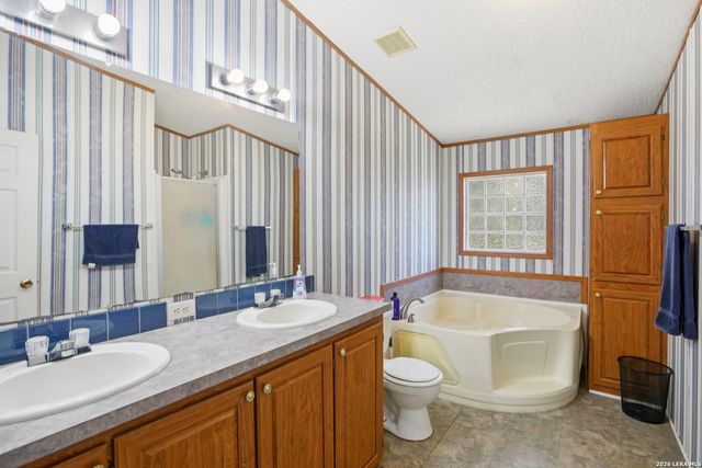 6975 Silvermine Rd, Harwood, TX 78632