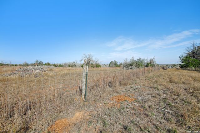 6975 Silvermine Rd, Harwood, TX 78632