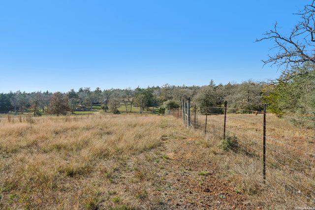 6975 Silvermine Rd, Harwood, TX 78632