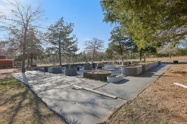 6975 Silvermine Rd, Harwood, TX 78632