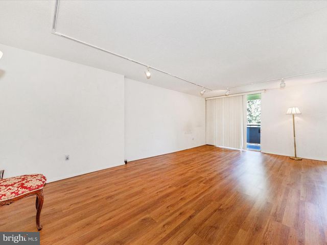 7501 DEMOCRACY BLVD #B116, Bethesda, MD 20817
