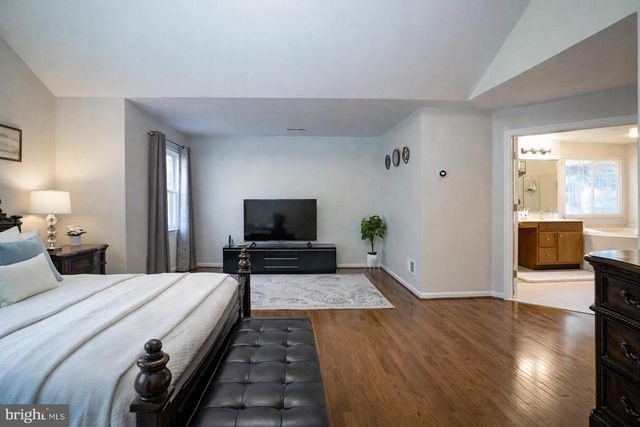 25957 DONOVAN DR, Chantilly, VA 20152