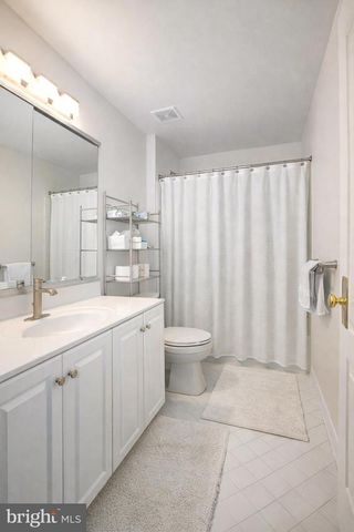 25957 DONOVAN DR, Chantilly, VA 20152