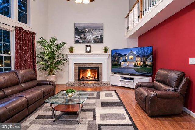 25957 DONOVAN DR, Chantilly, VA 20152