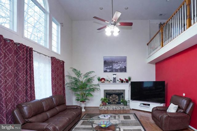 25957 DONOVAN DR, Chantilly, VA 20152