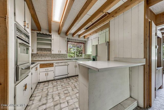 6864 E Sunnyside Rd, Coeur D'alene, ID 83814